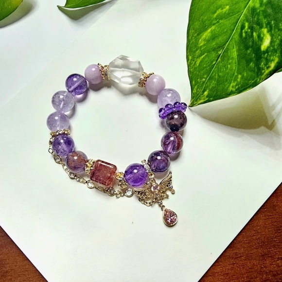 Stellar Embrace Bracelet - Picture 2 of 4